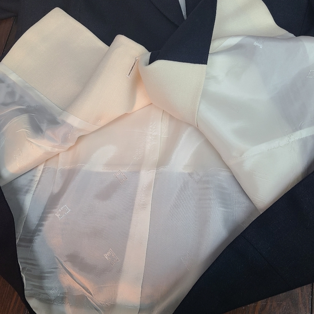 Escada Jacket - Picture 2 of 15